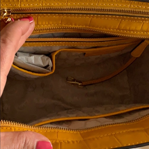 MICHAEL MICHAEL KORS Colette Large SATCHEL - Picture 6 of 7